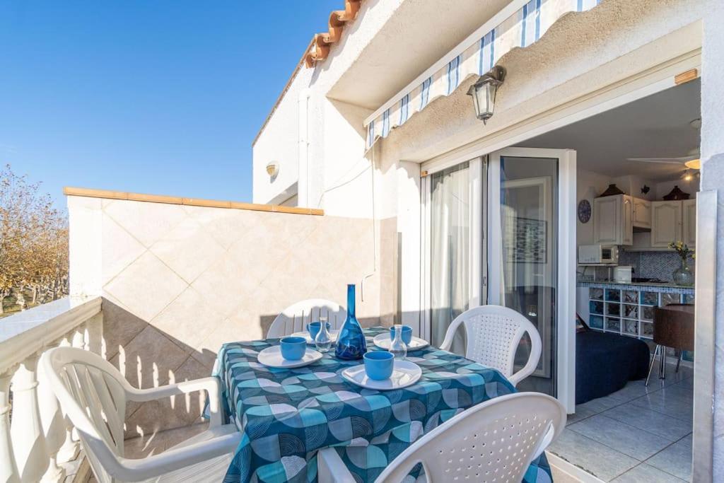 A16-Casa Con Barbacoa En La Playa Villa Empuriabrava Luaran gambar