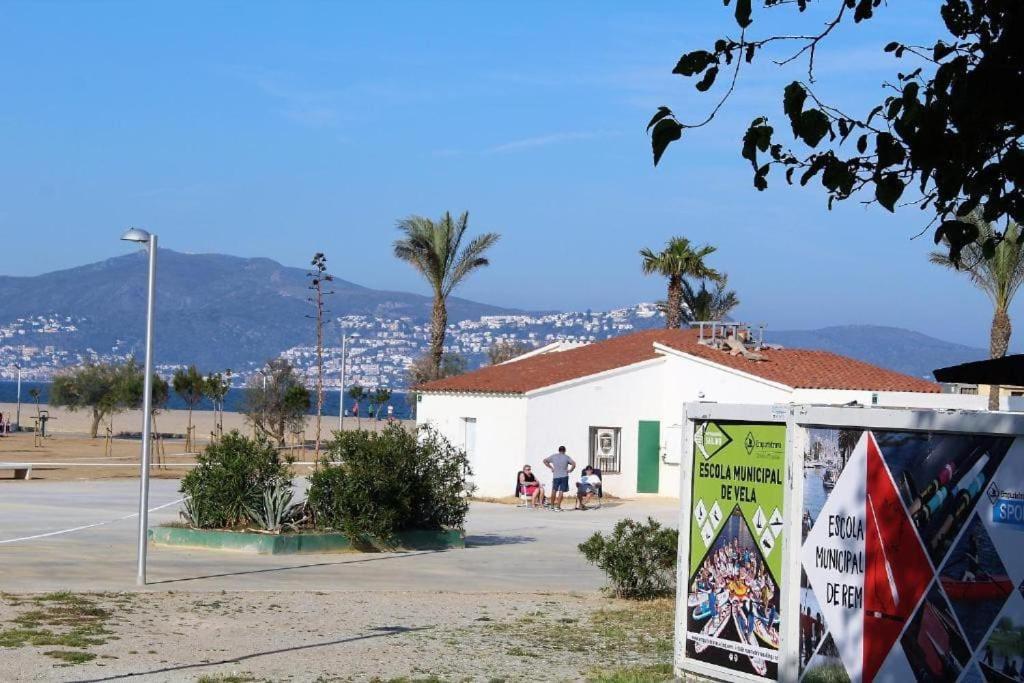 A16-Casa Con Barbacoa En La Playa Villa Empuriabrava Luaran gambar